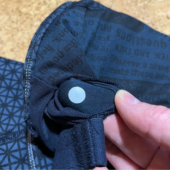 Lululemon Tri Geo Inkwell Black Power Y Luon Racerback Top Sz 6 - Picture 8 of 15